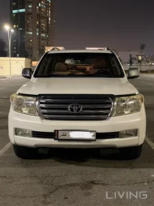 تويوتا لاند كروزر جي إكس آر 2011
